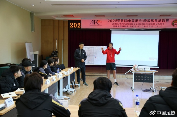  技術(shù)為王，中國(guó)足球踏上尋找靈魂之路