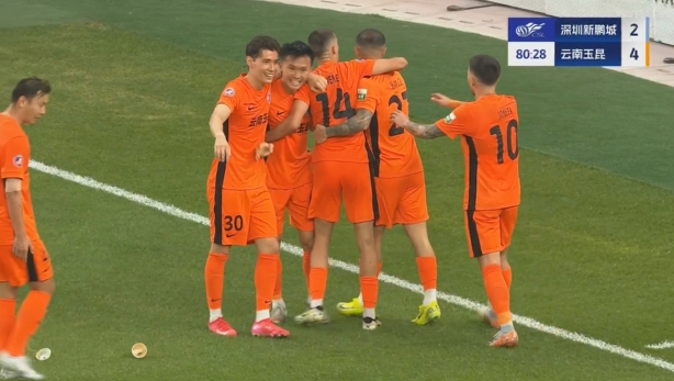  玉昆4-2領(lǐng)先新鵬城！杜加利奇冒頂，徐宏杰得球抽射破門