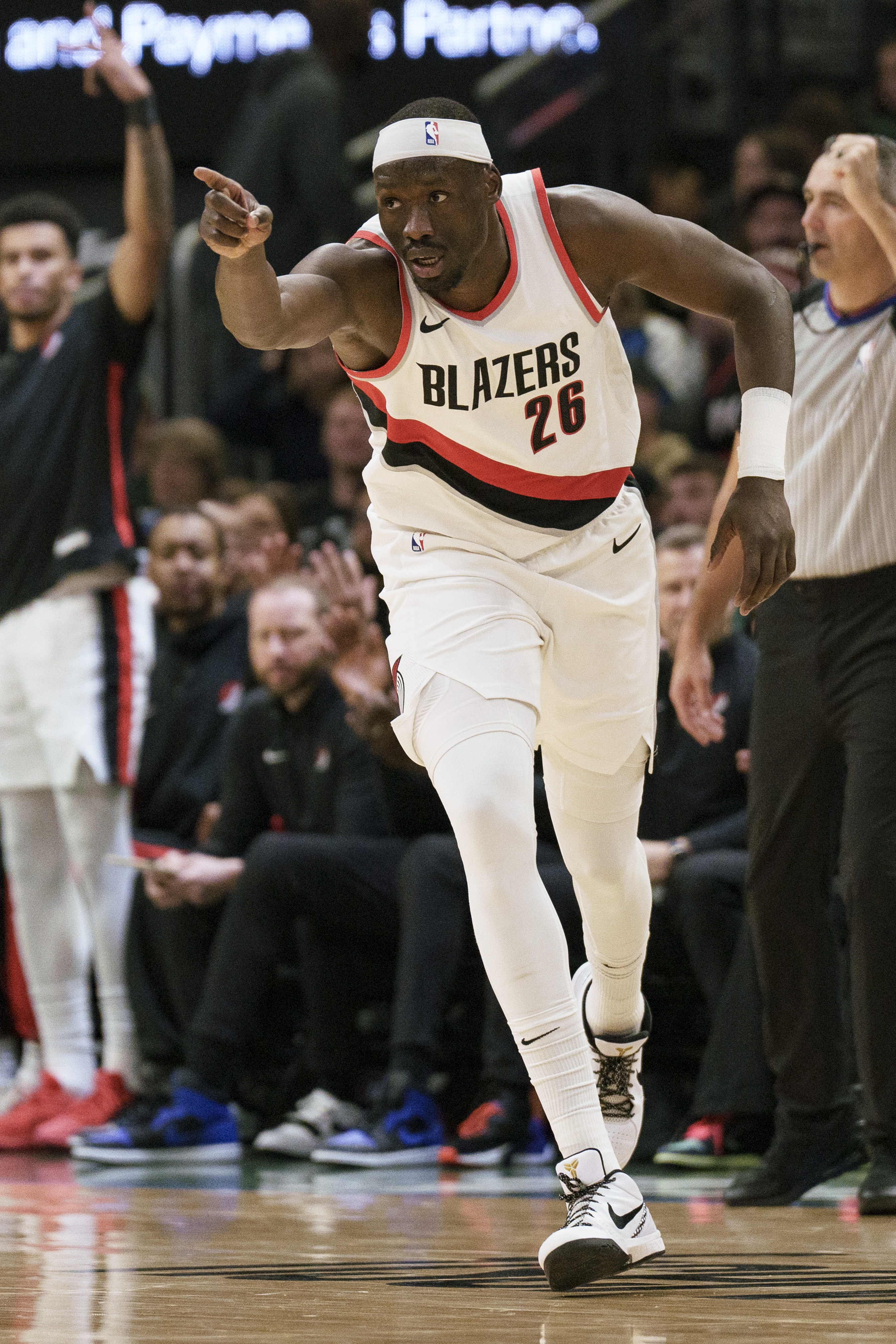  CBA名宿！里斯上半場三分4中3 11分鐘砍下11分5籃板
