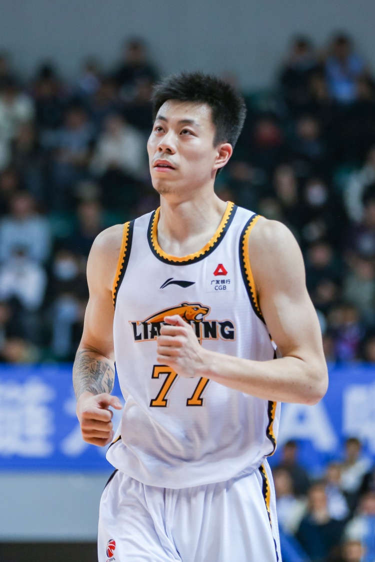  媒體人：張鎮(zhèn)麟、韓德君將因傷缺席今晚對陣北控的比賽