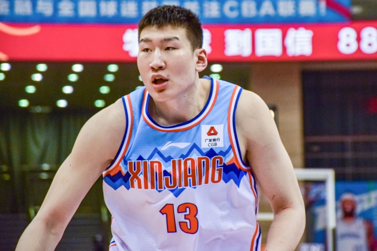  拼搶積極但手感不佳！李炎哲半場8中2&罰球6中4拿8分 搶4個前場板