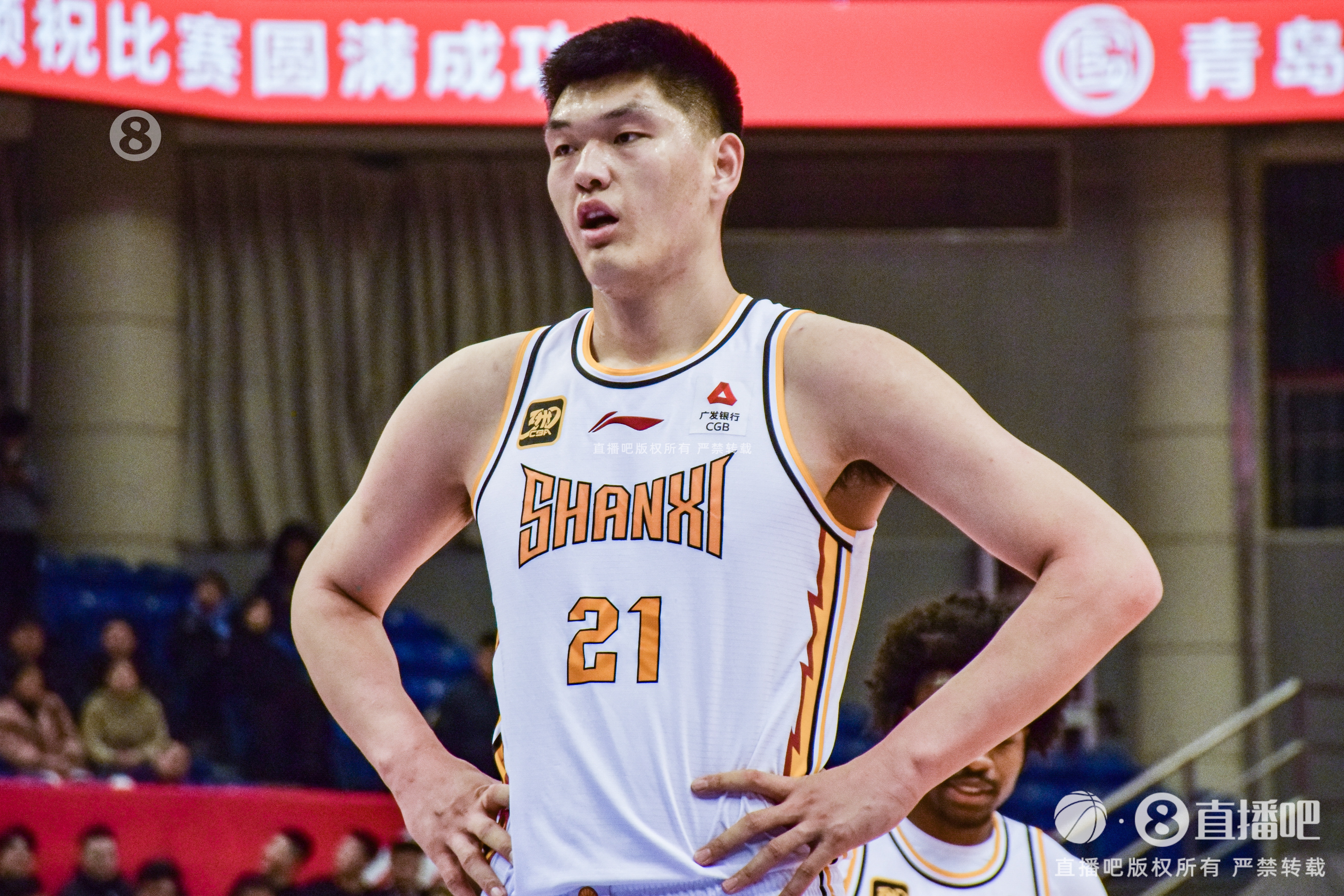  進(jìn)化了！劉傳興半場7中5&三分3中2 拿下12分3籃板助隊(duì)建立領(lǐng)先