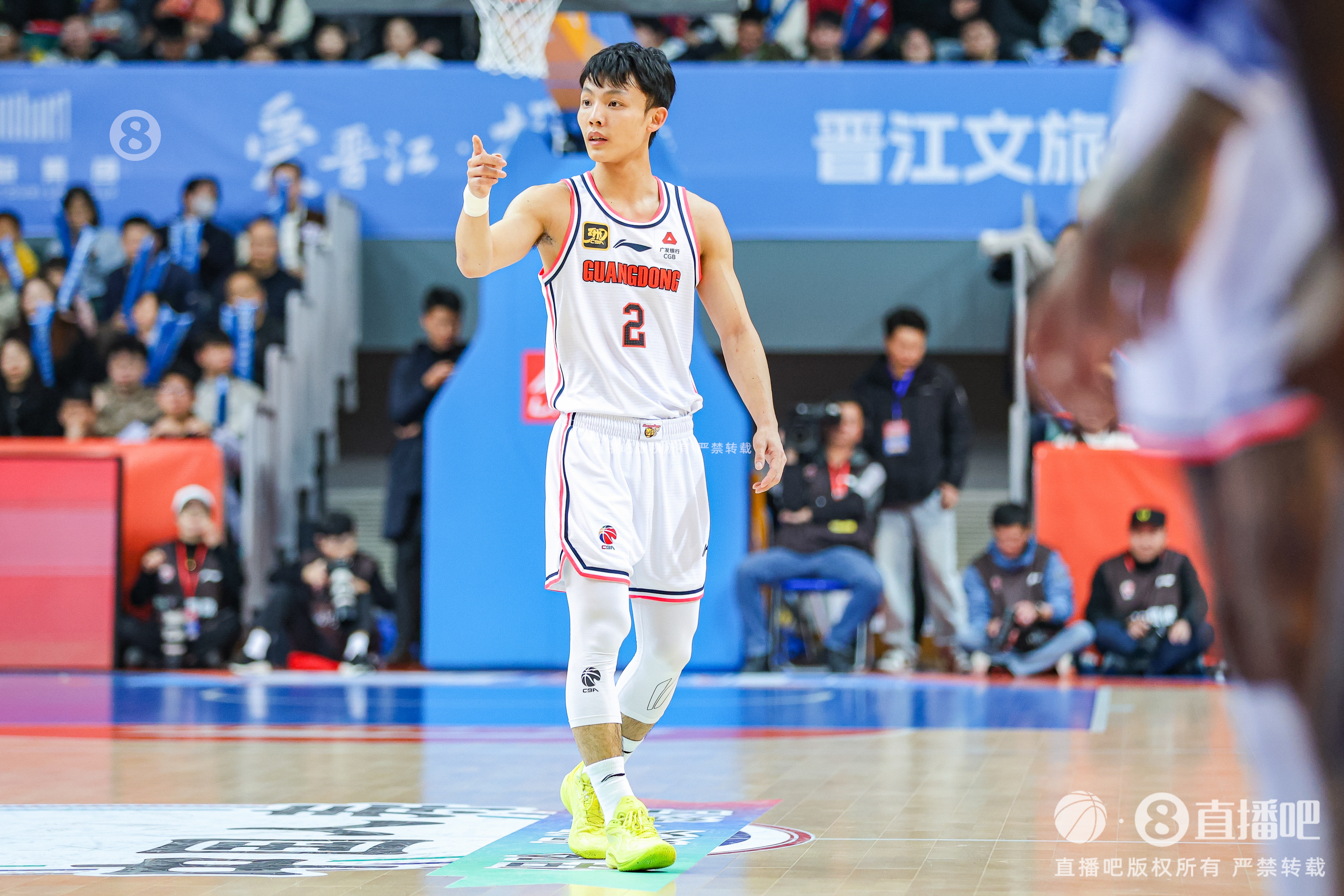  徐杰：身高不是打籃球的唯一標(biāo)準(zhǔn) 努力、勤奮、自律也是天賦