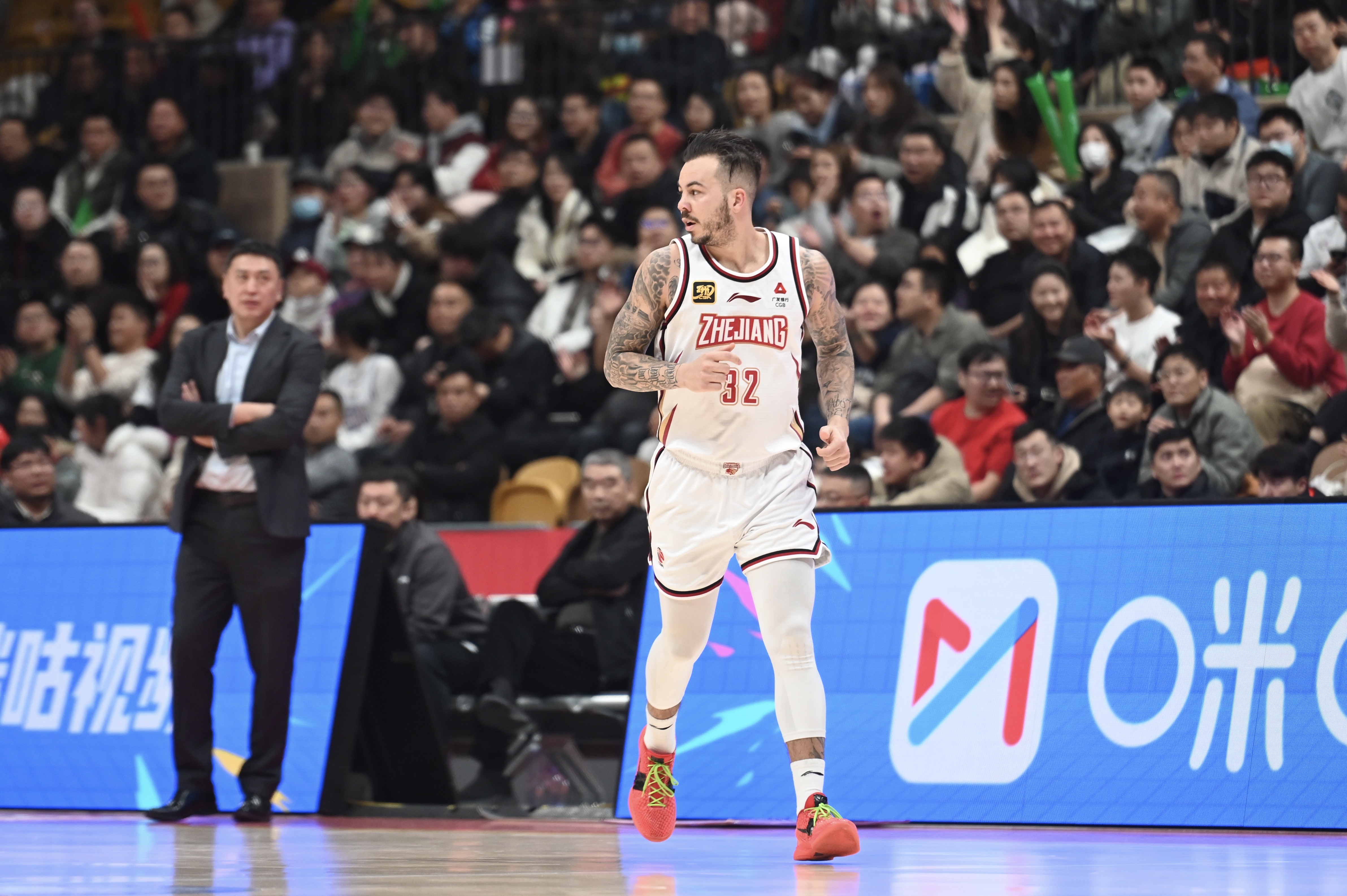  40+三雙難救主！約克39中18&三分22中10空砍48分10籃板11助攻