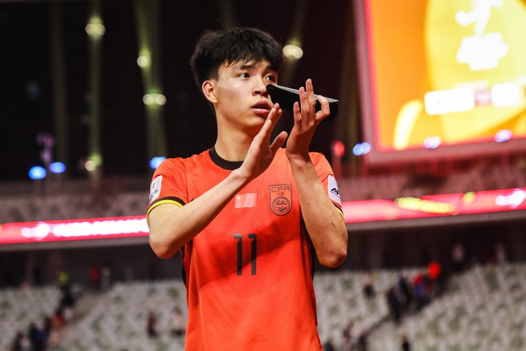  期待首秀！18歲王鈺棟入選中澳戰(zhàn)名單&穿11號，首進(jìn)國足正賽名單